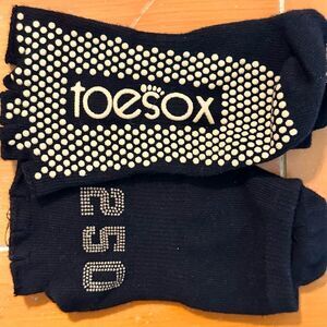 Club Pilates ToeSox Black and Tan Grip Socks
